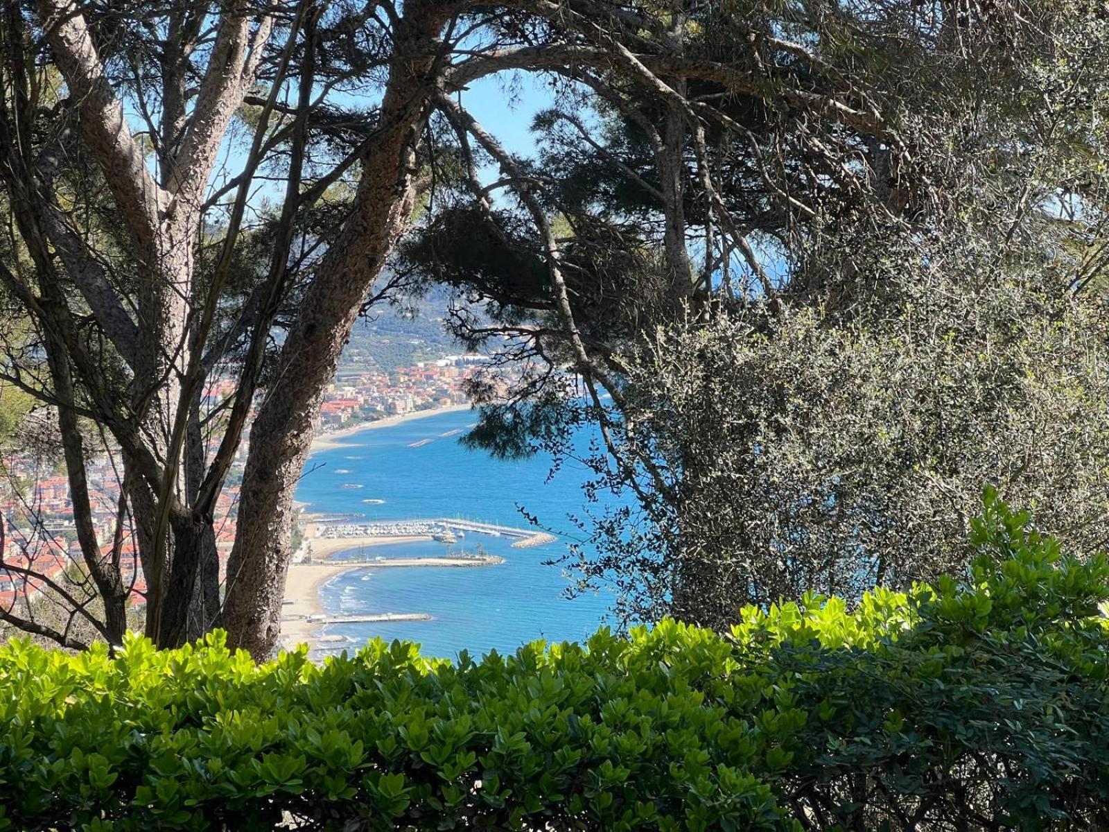דיאנו מרינה Torre Alpicella Holiday Home, A Scenic Escape Into Nature And Relaxation מראה חיצוני תמונה